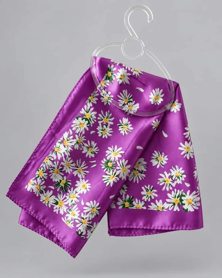 Pañuelo Margaritas Violetas 50x50