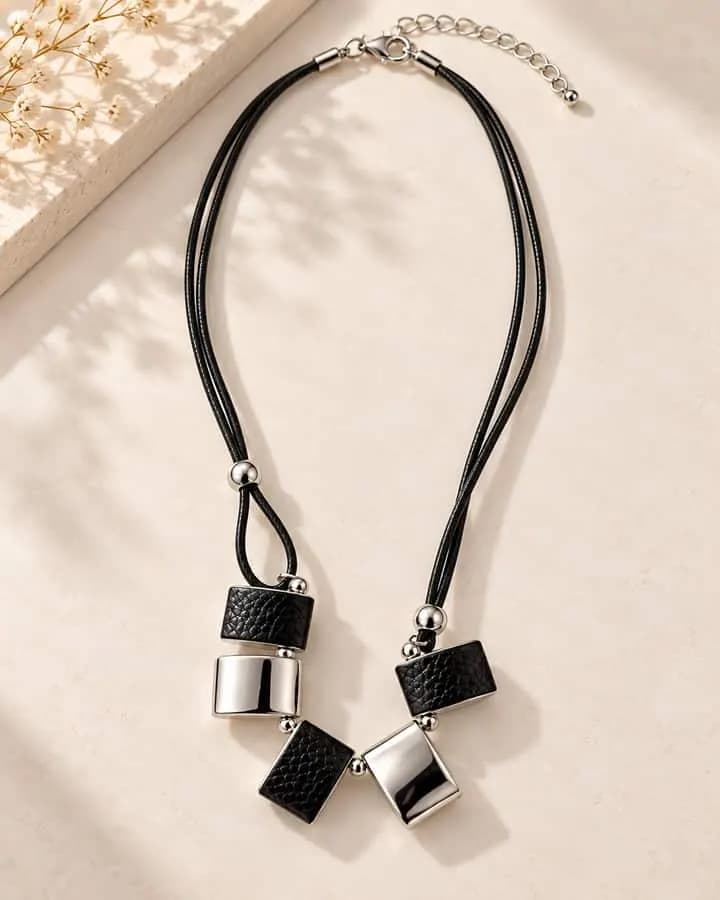 Collar Geométrico Negro